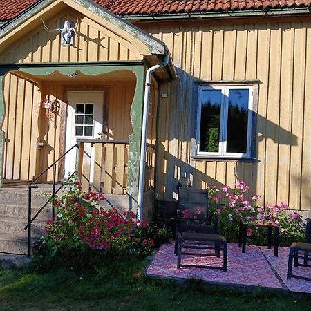 Charmigt Hus Pa Landet Naera Till Bad Strömstad Exteriör bild