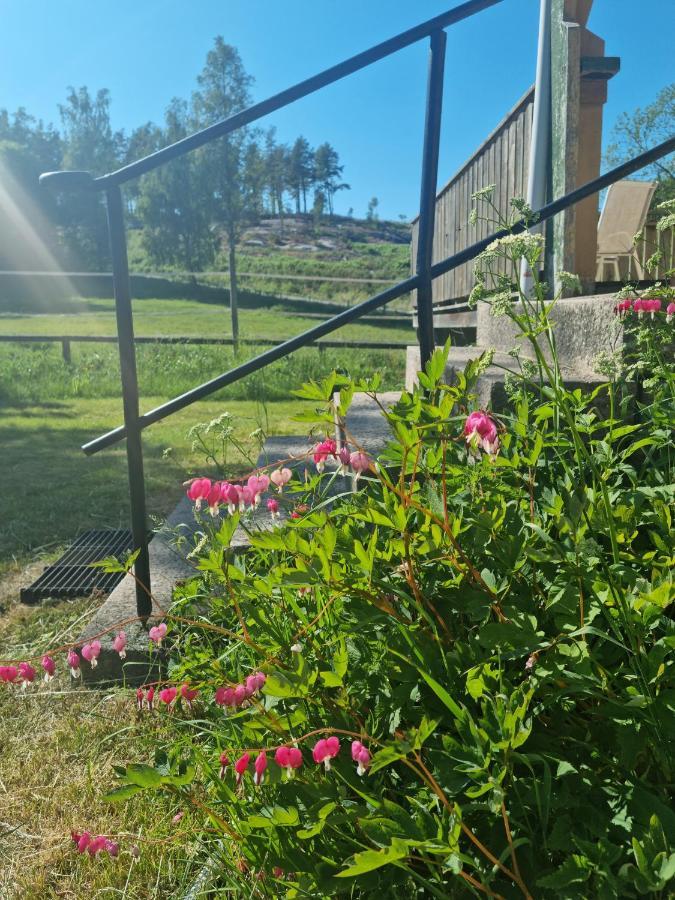 Charmigt Hus Pa Landet Naera Till Bad Strömstad Exteriör bild