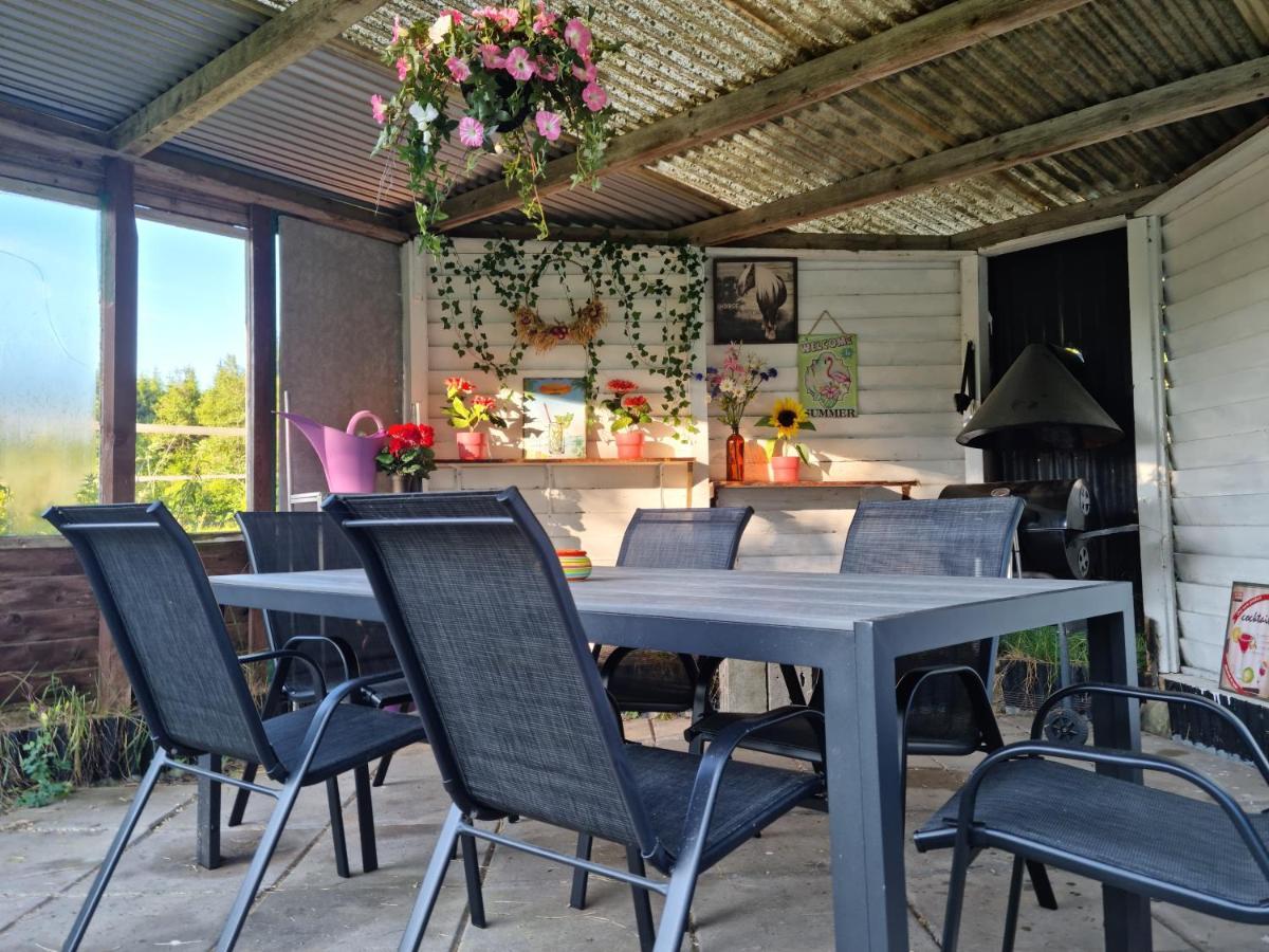 Charmigt Hus Pa Landet Naera Till Bad Strömstad Exteriör bild