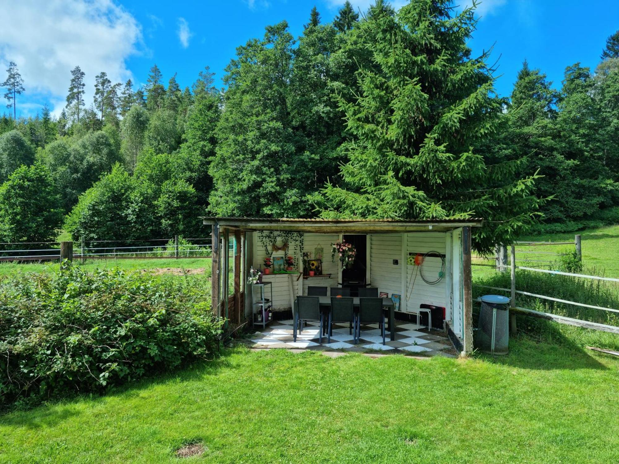 Charmigt Hus Pa Landet Naera Till Bad Strömstad Exteriör bild